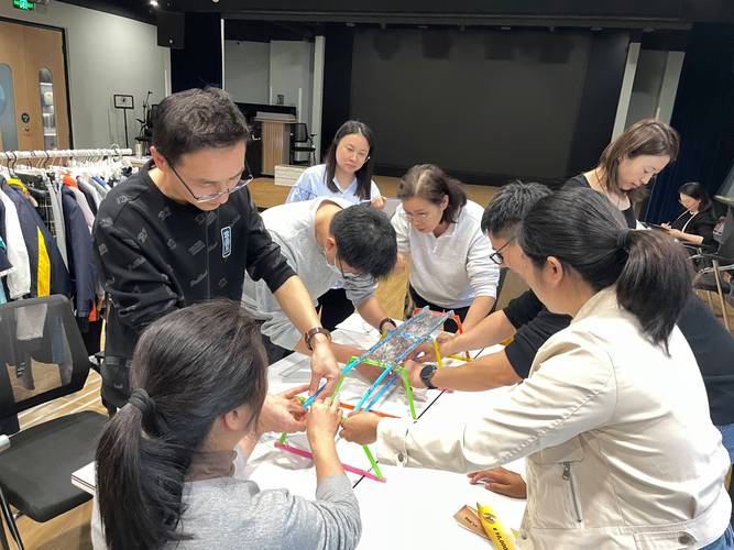 跳出脑暴陷阱：真正好用的创新设计方法