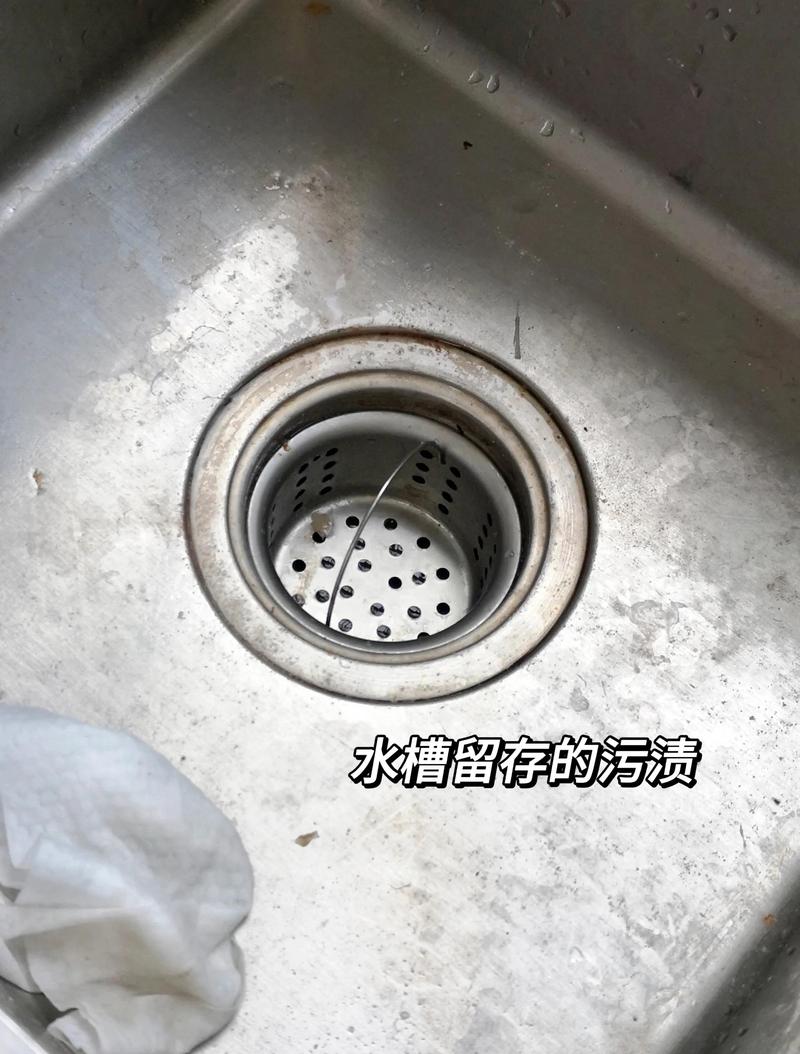 三、水槽和龙头:水垢才是隐形杀手
