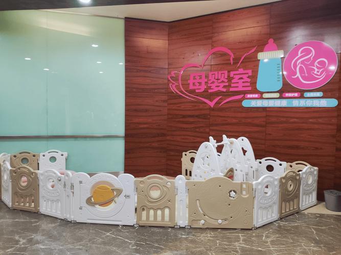 工业厂房内专门为哺乳期女工改造的私密休息舱