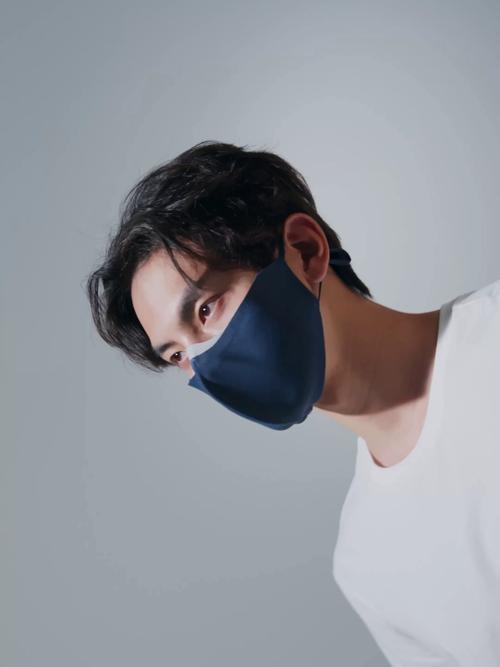 不同织法颜色防晒服紫外线穿透测试图