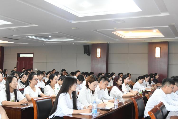 装备工业园新入职大学生岗前培训合影