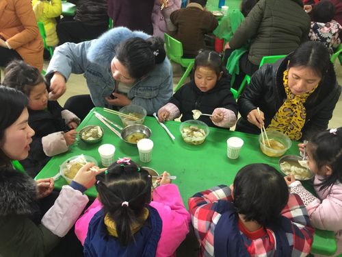 儿童家庭餐桌分饺子培养数感日常