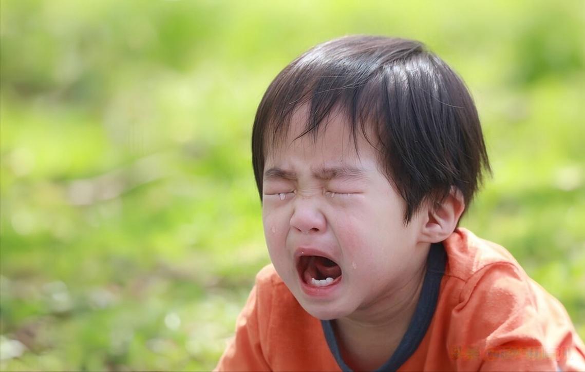不同年龄的孩子,哀伤的样子完全不一样