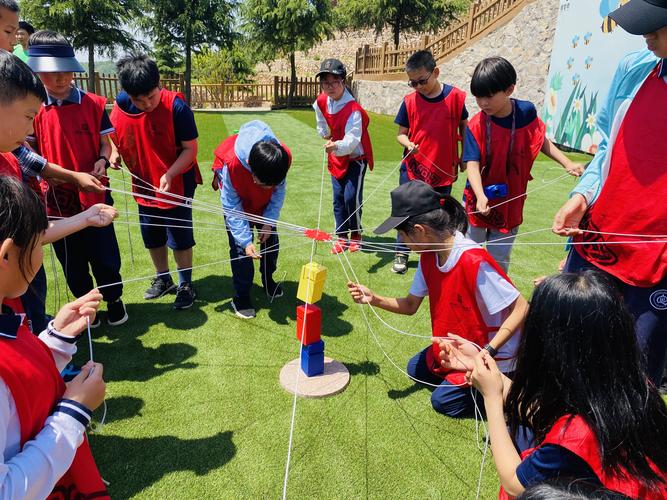 小学班级抗挫折教育户外拓展团建场景