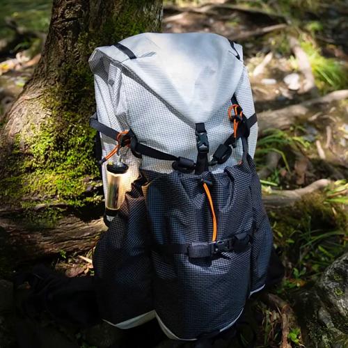 短途登山轻量化背包整理展示