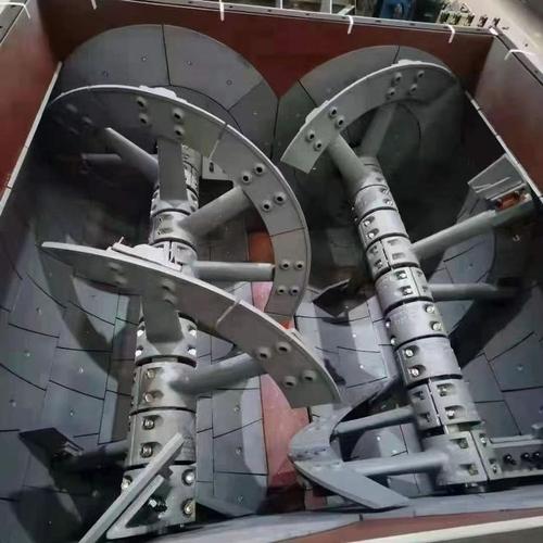 卧式搅拌机高铬合金可更换衬板安装现场