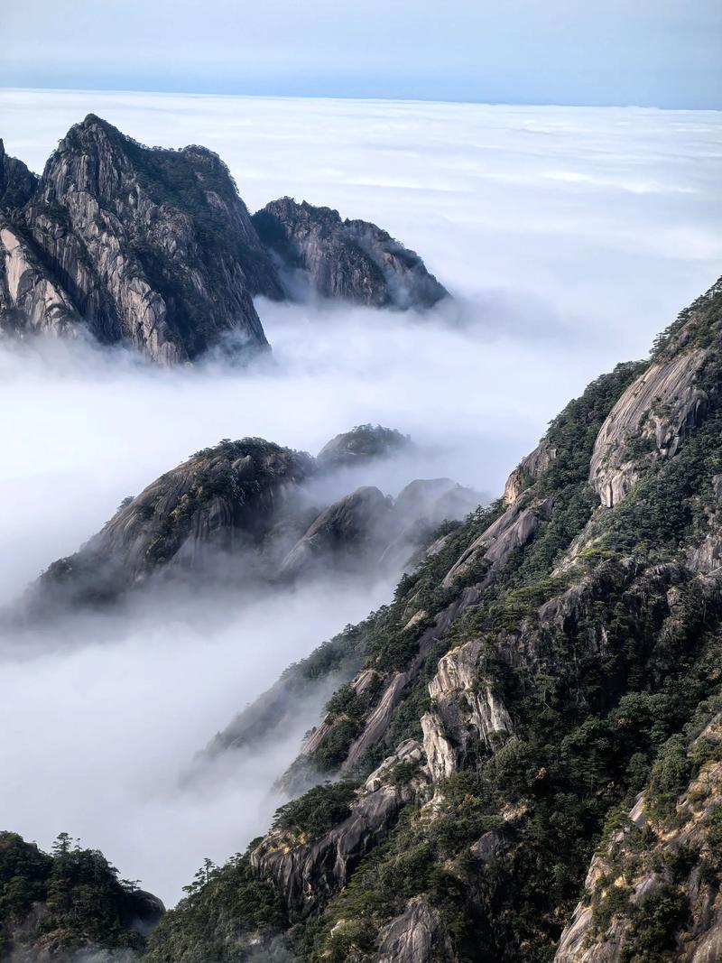 黄山云海无人岩石