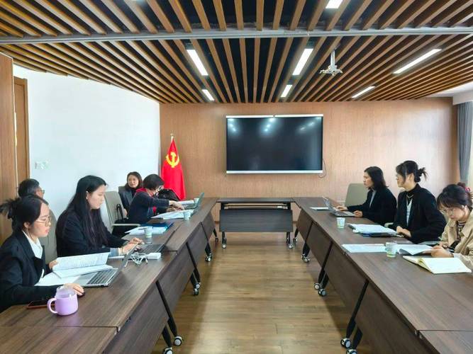 征地拆迁补偿纠纷律师咨询会议室