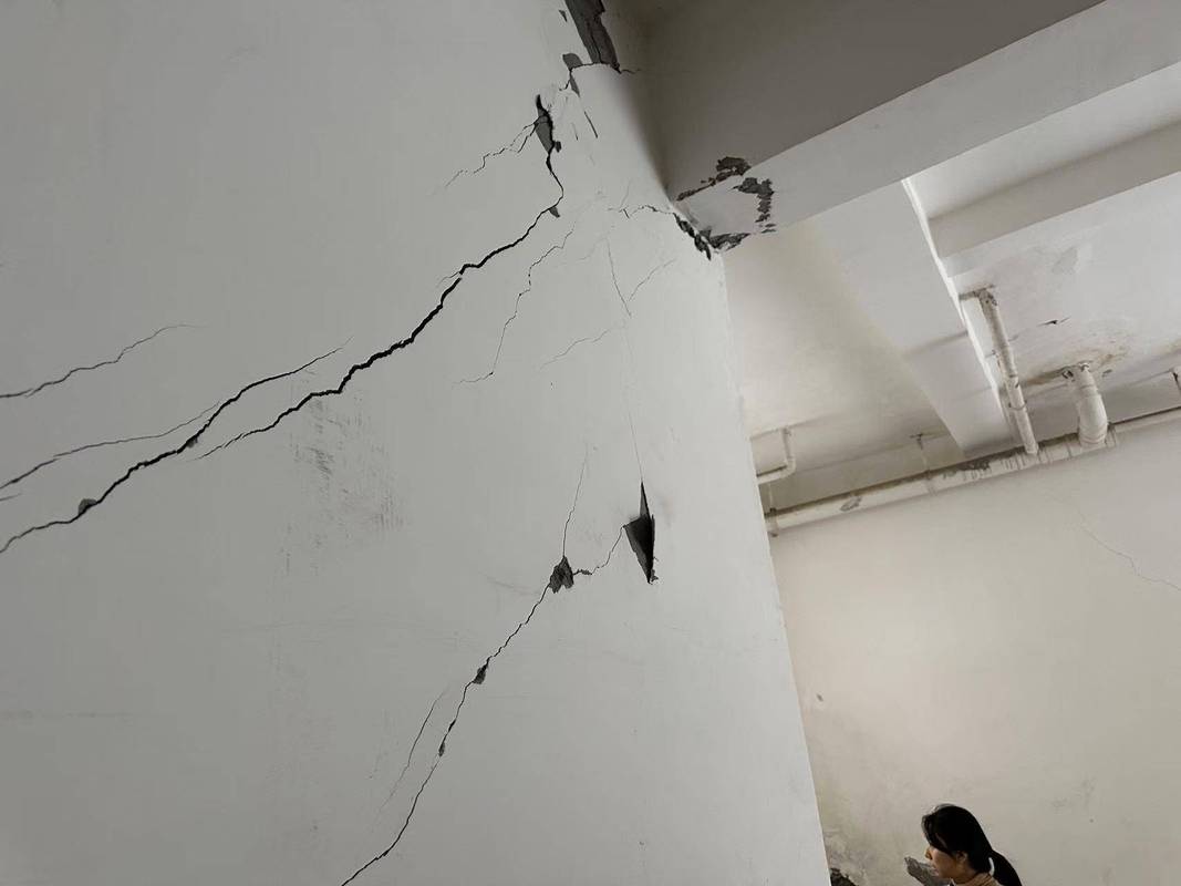 建筑工程裂缝处理现场纠纷权责界定实景图