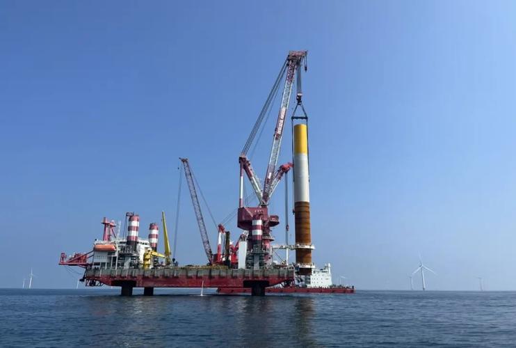海上风电场单桩基础施工平台现场特写