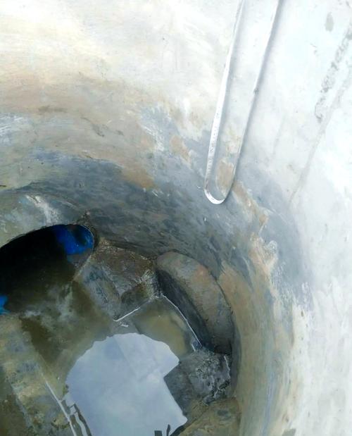 卫生间下水道管路闭水测试现场