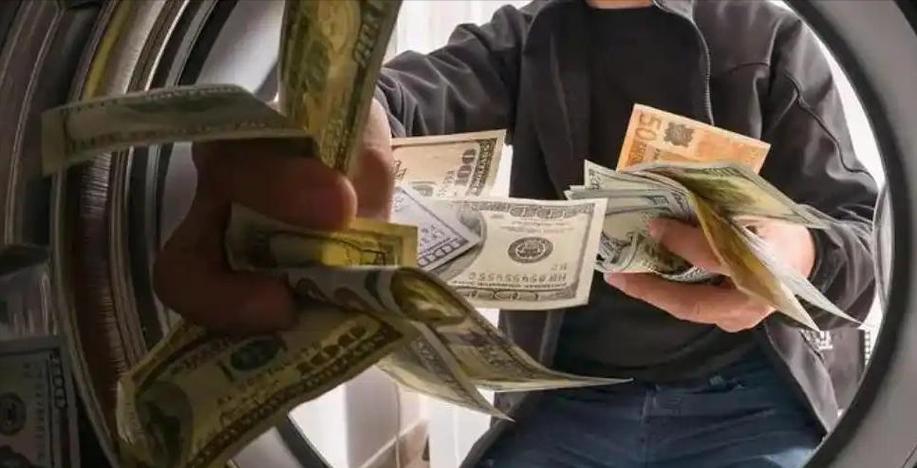 被卷洗牌的普通人