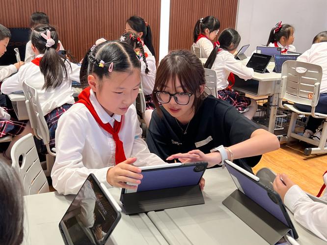 新课标中小学生问题解决能力实践活动照