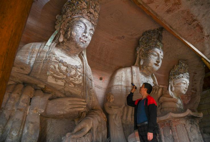 文保人员巡查山西石窟寺现场