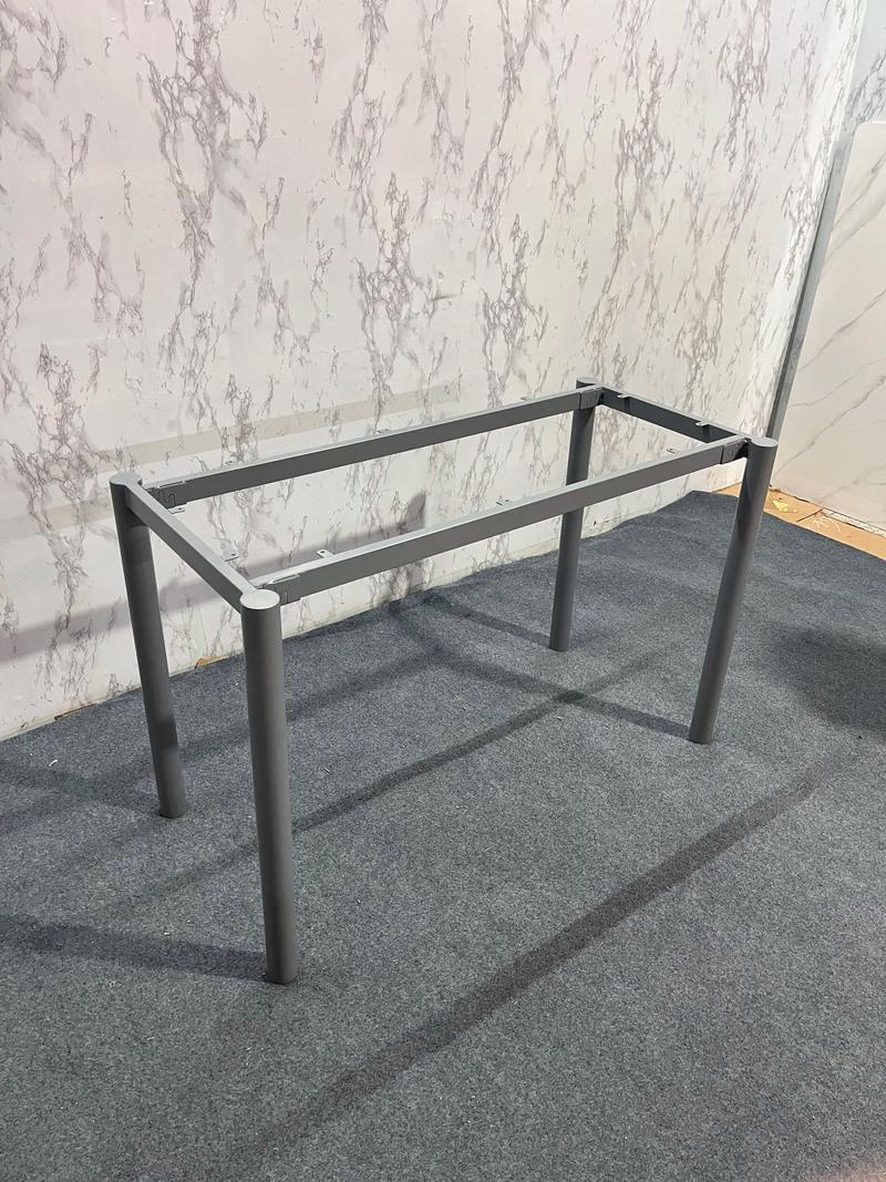 手工金属焊接定制桌腿成品图