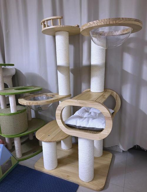 闲置积灰的网红轻奢风猫爬架实拍