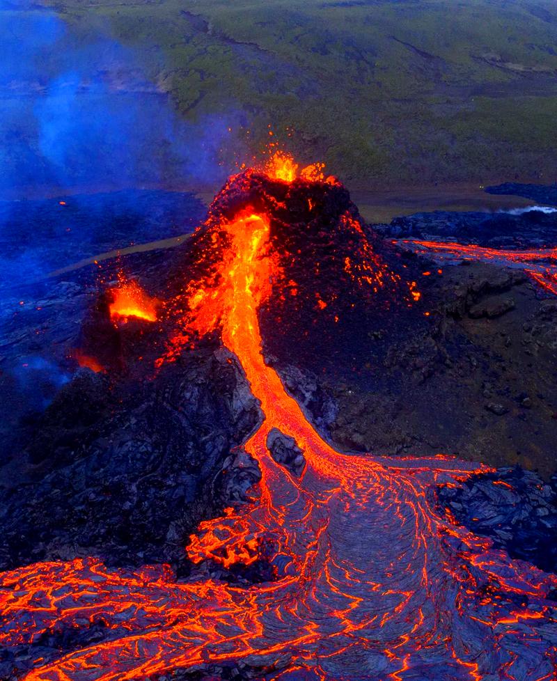 冰岛板块撕裂处火山岩