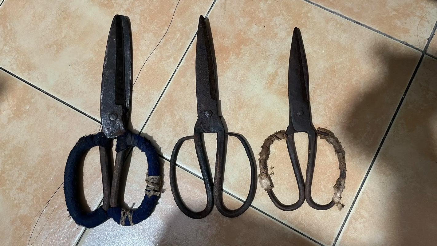 山东剪纸老艺人使用的旧手工钢剪