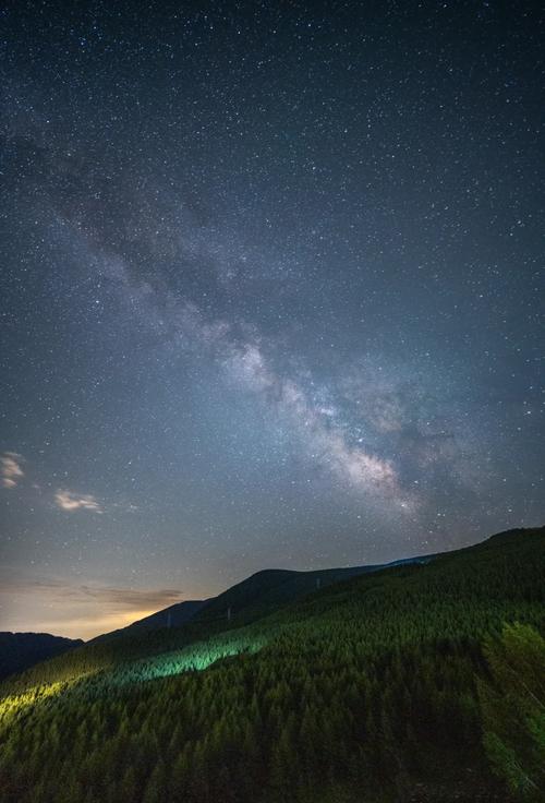 南漳五台山山顶露营星空夜景