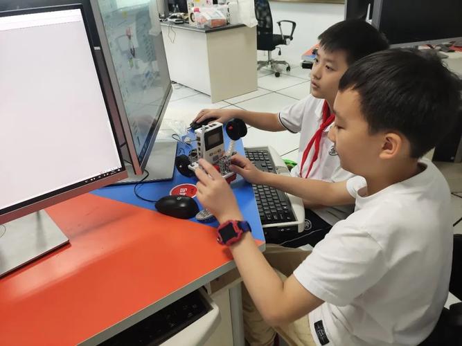 什么是超级宝贝工业体验营?