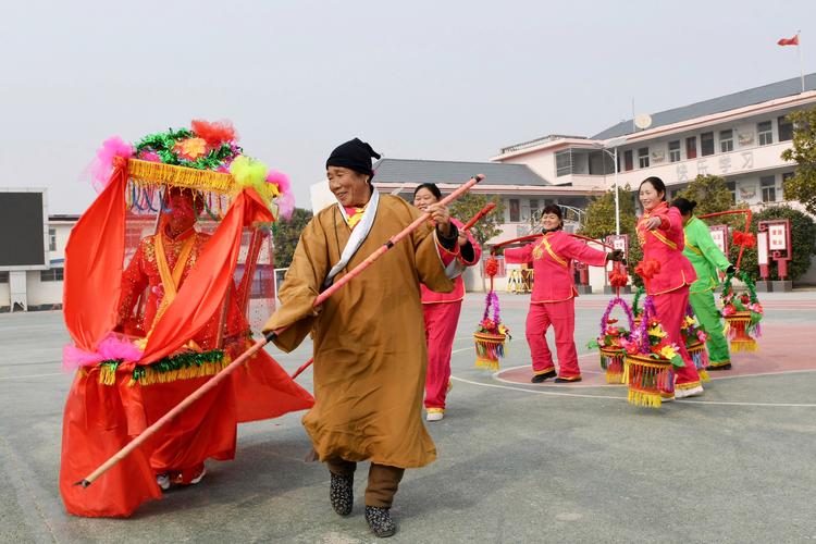 看舞旱船蚌壳,顺便把南漳好吃好玩逛个遍