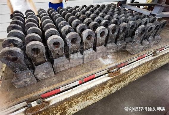 锤式破碎机内部转子锤头磨损实拍