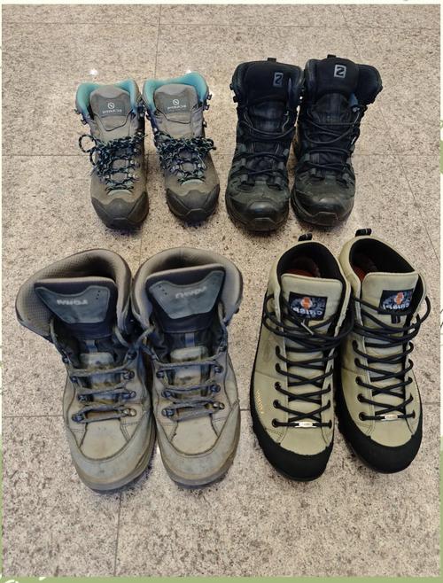徒步鞋袜搭配与防水性能示意图
