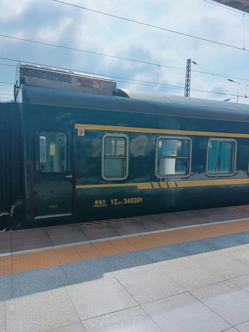 延吉到图们:坐绿皮火车,20块钱的跨国体验