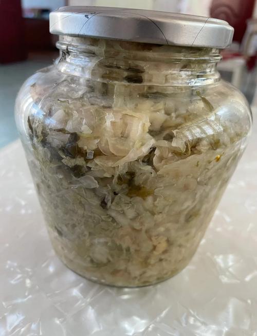 罐头瓶里装的半缸香
