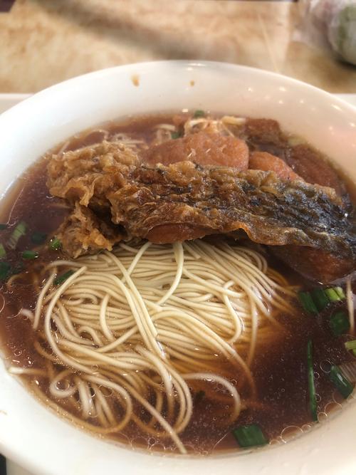 汤山老丁家面馆熏鱼面