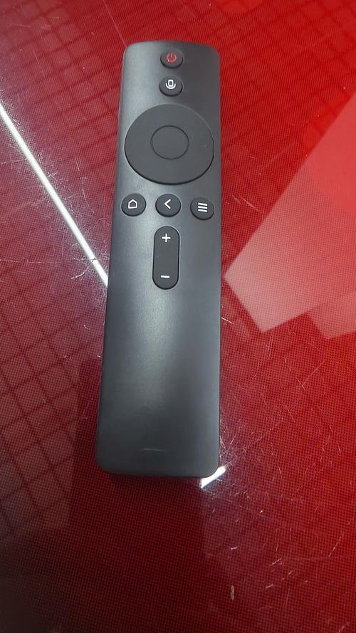 家用电视遥控器缝隙藏污实拍