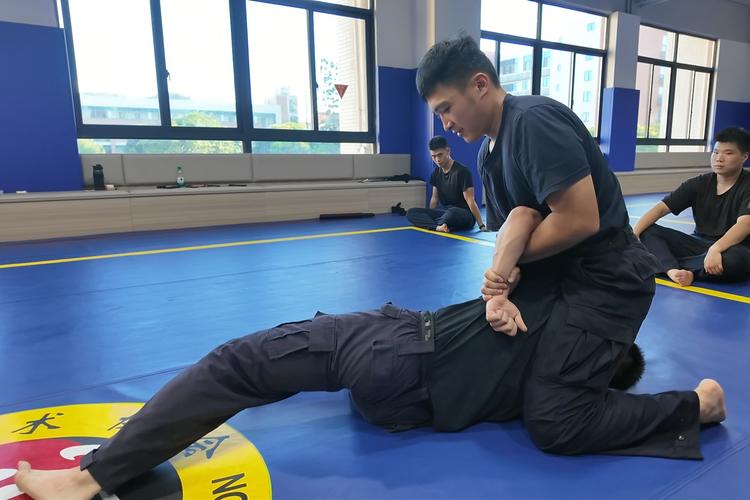 普通人找北京劳动仲裁律所的反向防身术