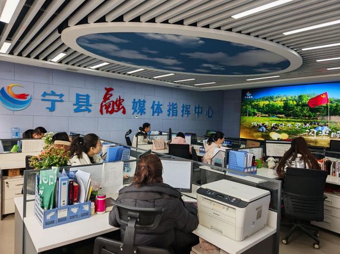 县域融媒体中心短视频拍摄工作场景图