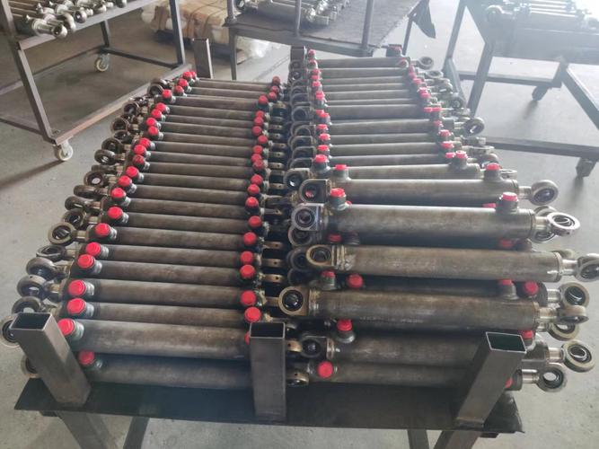 非标定制液压油缸生产加工过程