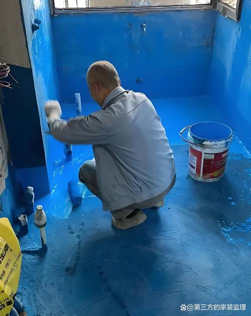 家装厨卫墙面防水涂刷施工现场