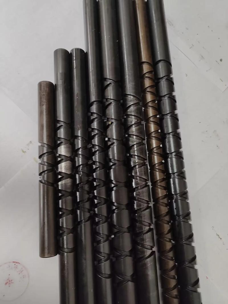 老旧拥挤的小型丝杆生产作坊