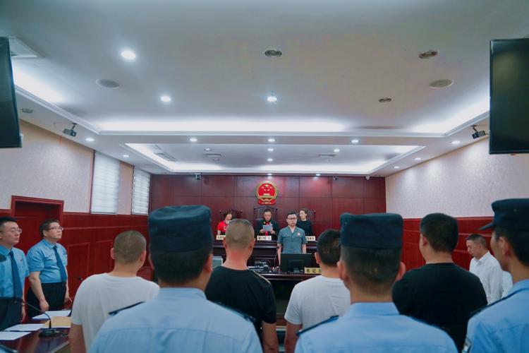 虚开增值税发票法庭审理现场律师辩护