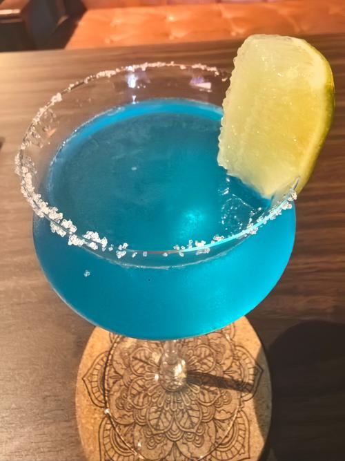 我第一次被一杯鸡尾酒整哭,是真的哭