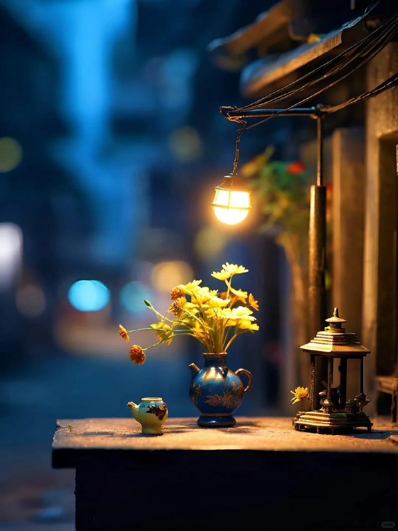 🕯️ 深夜里的那盏灯，不止照亮一片衣角
