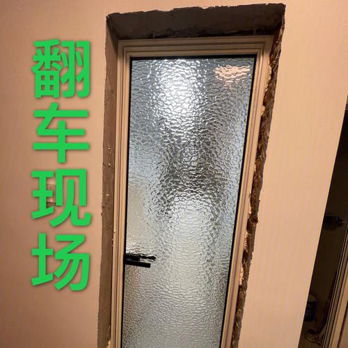 极窄不锈钢推拉门框色差安装翻车现场