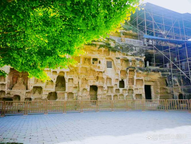 网红违规打卡未开放唐代石窟寺现场