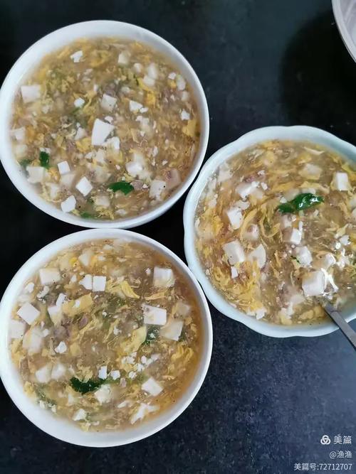 看完戏的那碗葛粉粑,连汤都喝光