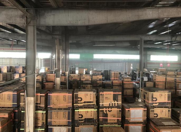 建材门店周例会产品库存核对现场