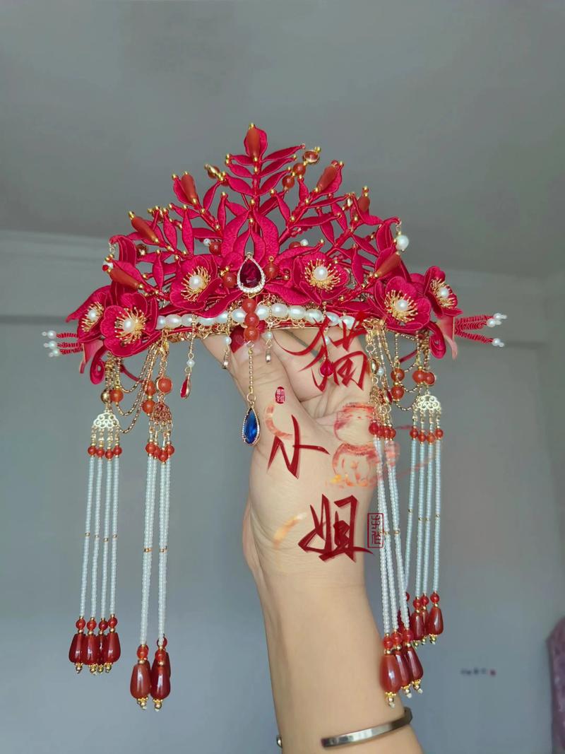 现代手工苏绣中式新娘凤冠制作过程
