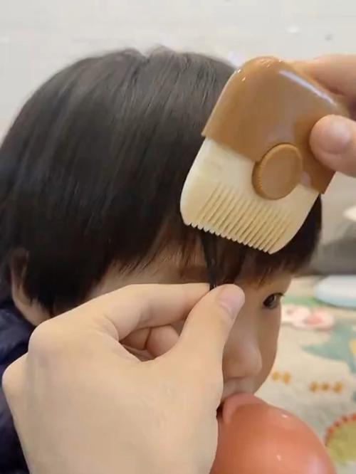 宝宝理发抗拒哭闹？试试这些方法