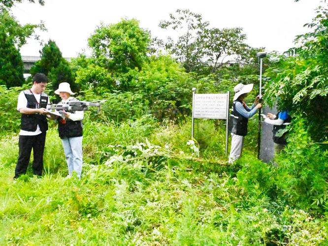 合法文物保护志愿者田野调查登记现场