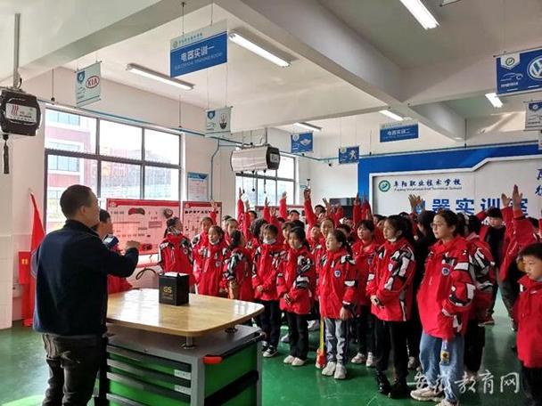 中小学职业启蒙教育开放日活动现场