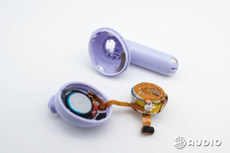 高端无线耳机单元内部结构特写