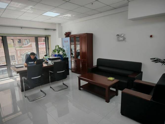 黑龙江哈尔滨合同纠纷律所办公接待场景图