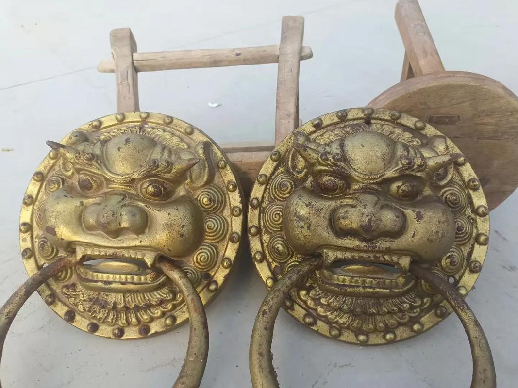 故宫鎏金兽首门环近距离特写